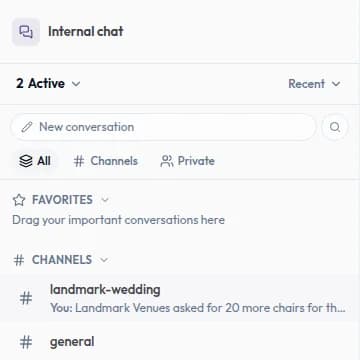 Lista de conversaciones de Internal chat con las pestañas All, Channels y Private y los canales landmark-wedding y general.
